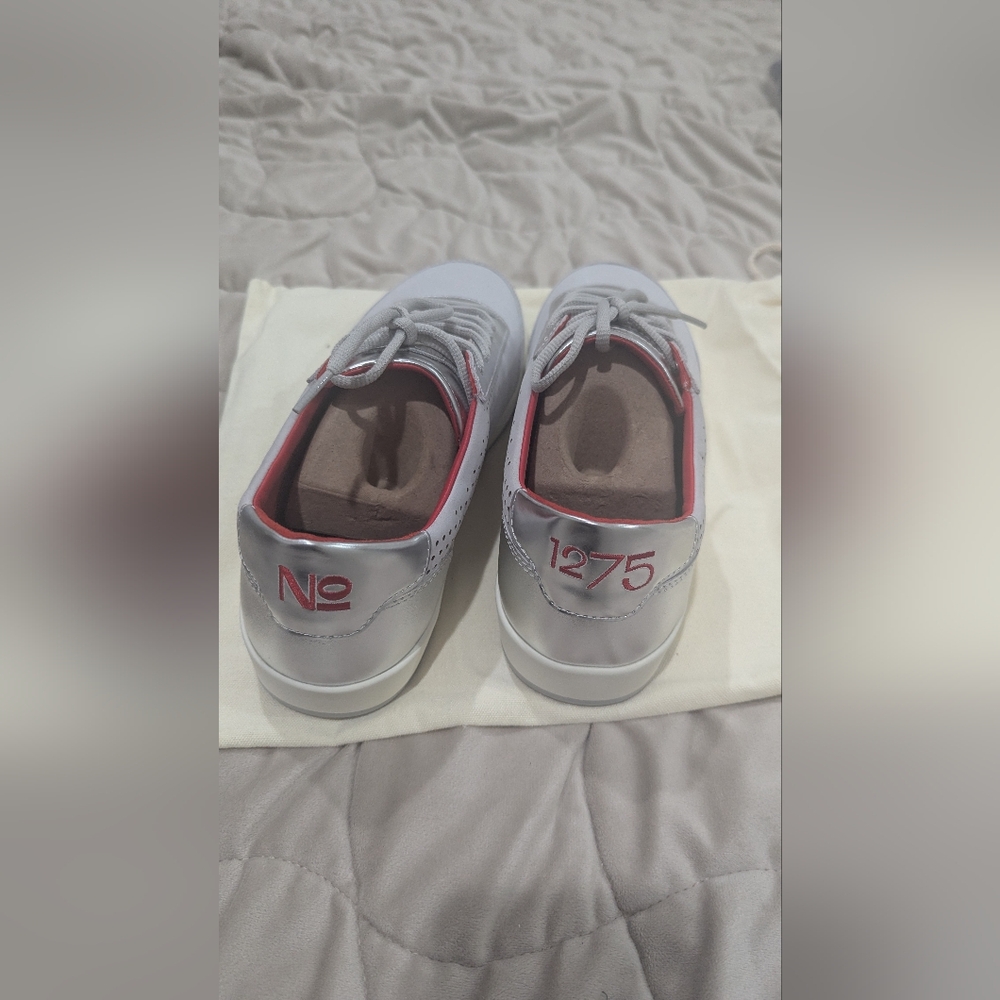 Novella Sneakers